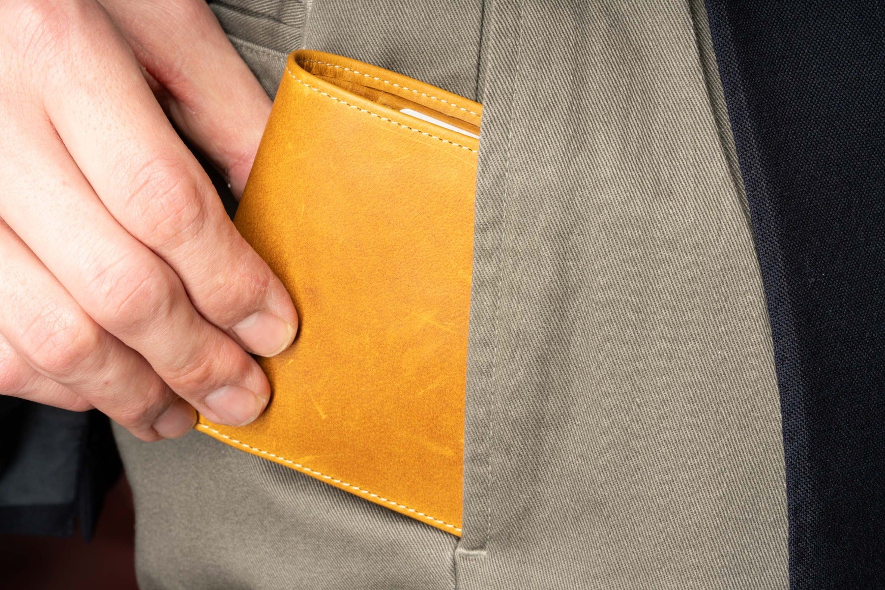 Le Grand 10 Card Vintage Gold Full-Grain Leather Wallet - Image 20