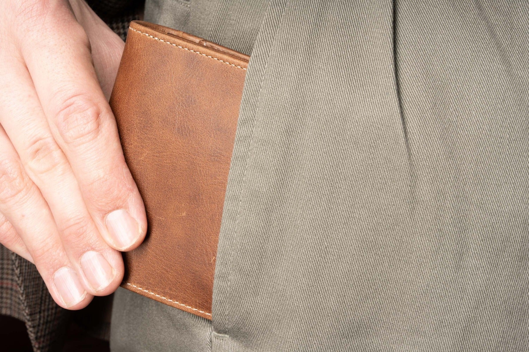 Le Grand 10 Card Saddle Brown Montecristo Leather Wallet - Image 18