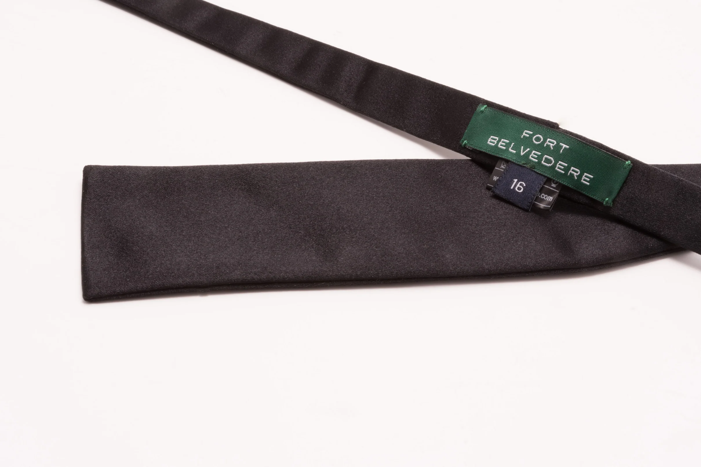 Black Batwing Silk Satin Bow Tie - Image 7