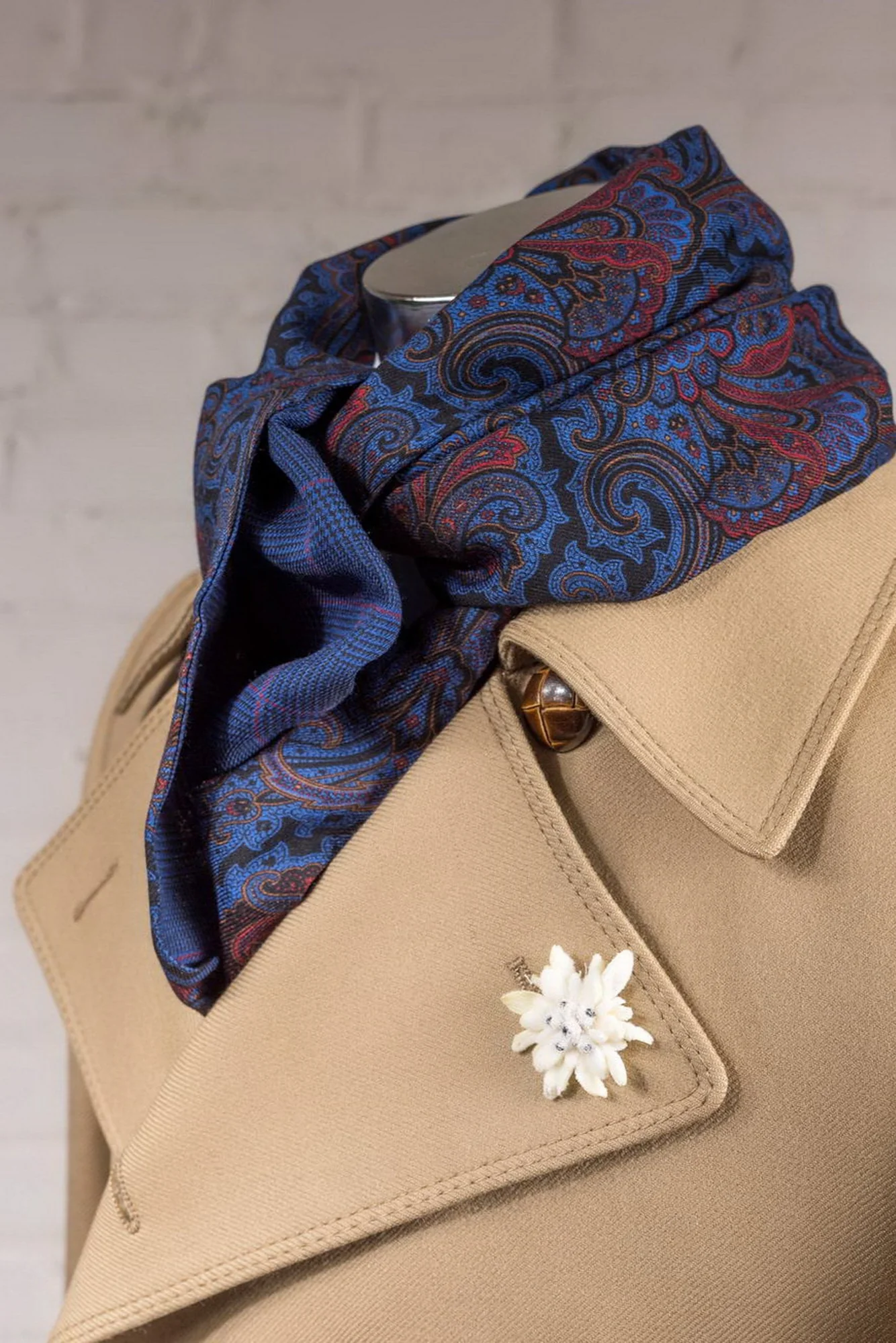 Aspiring Gent Boutonnieres Bundle - Image 6