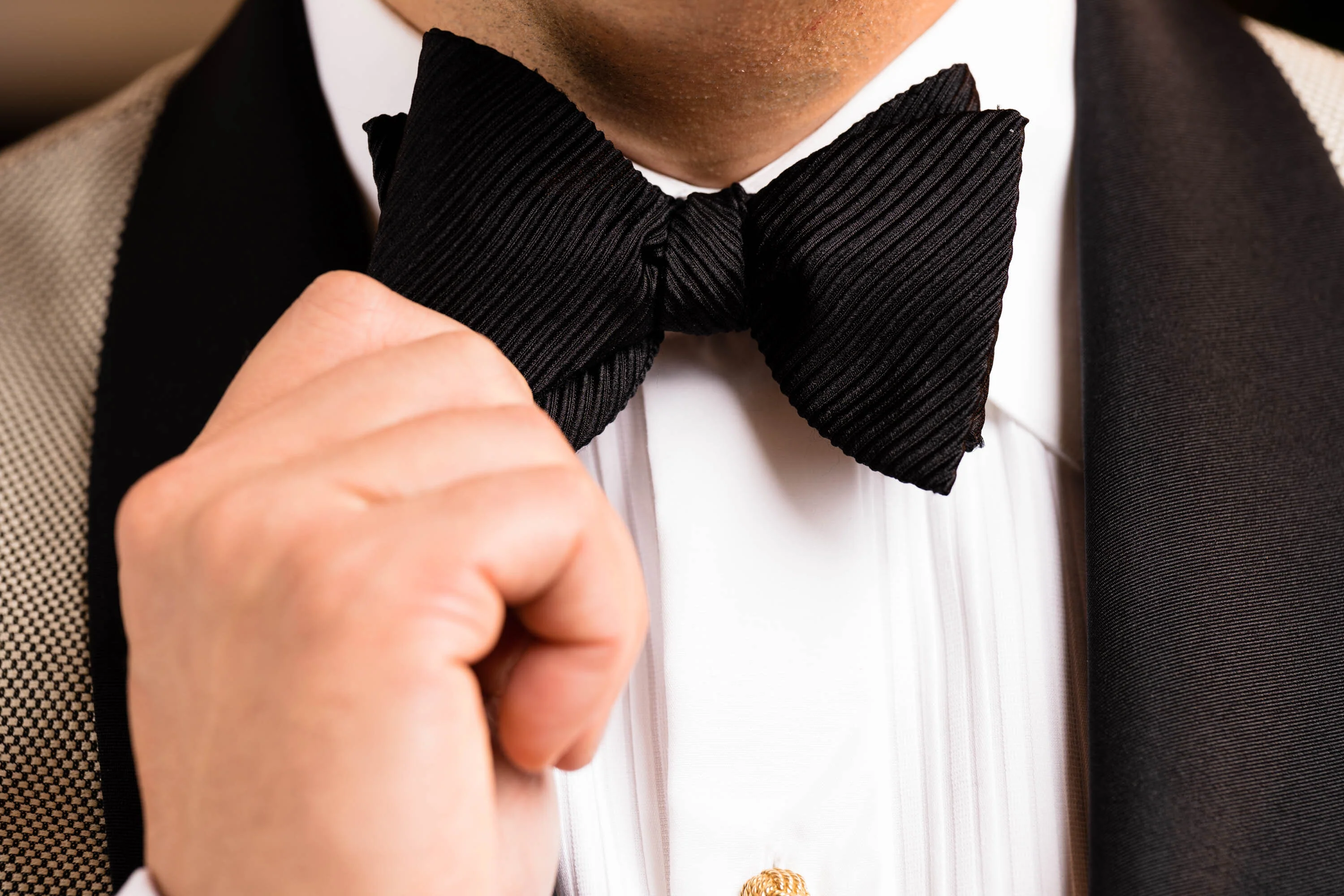 Black Single-End Wide Rib Grosgrain Bow Tie - Image 4