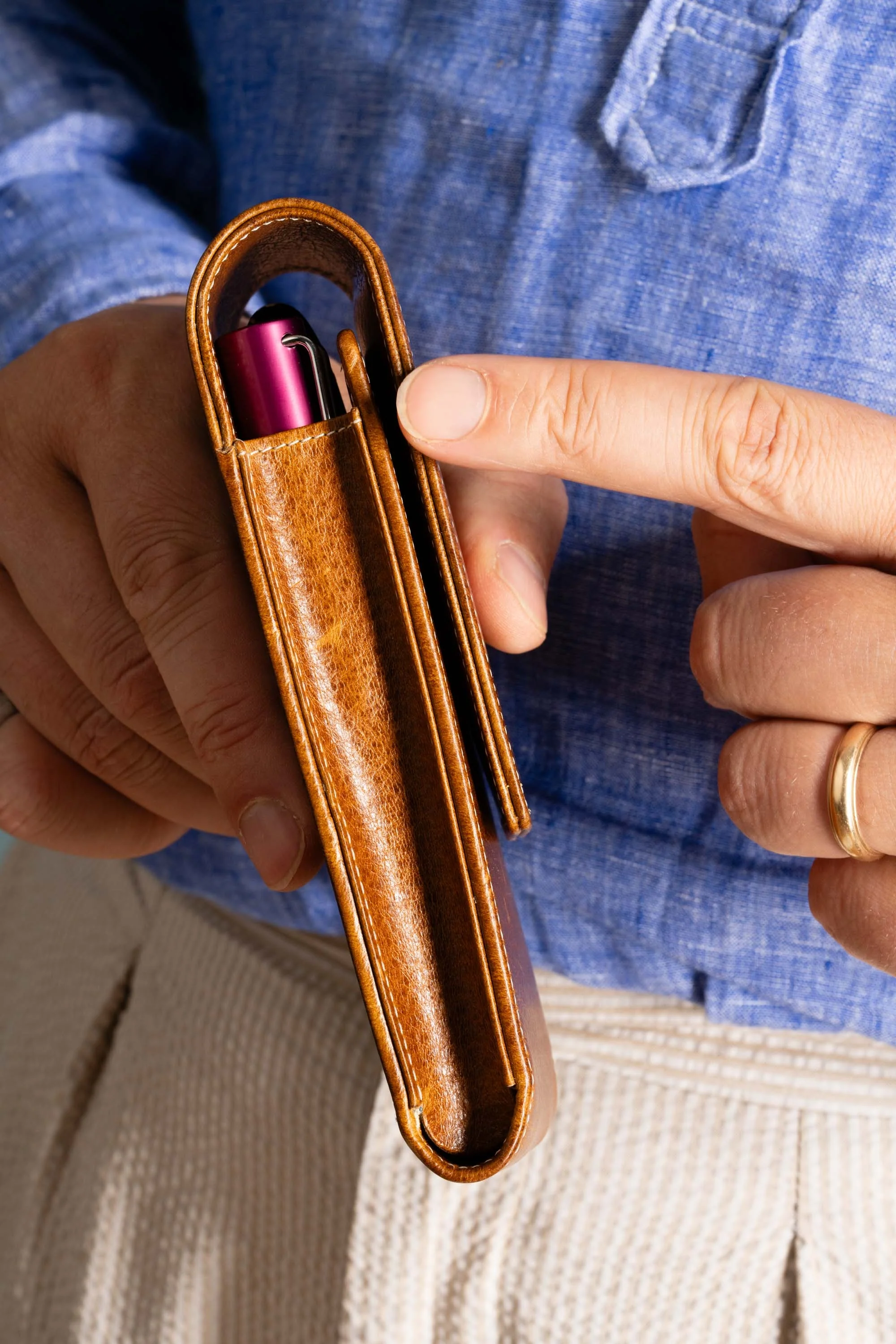 Saddle Brown Dumont Full-Grain Leather Pen Case - Image 18