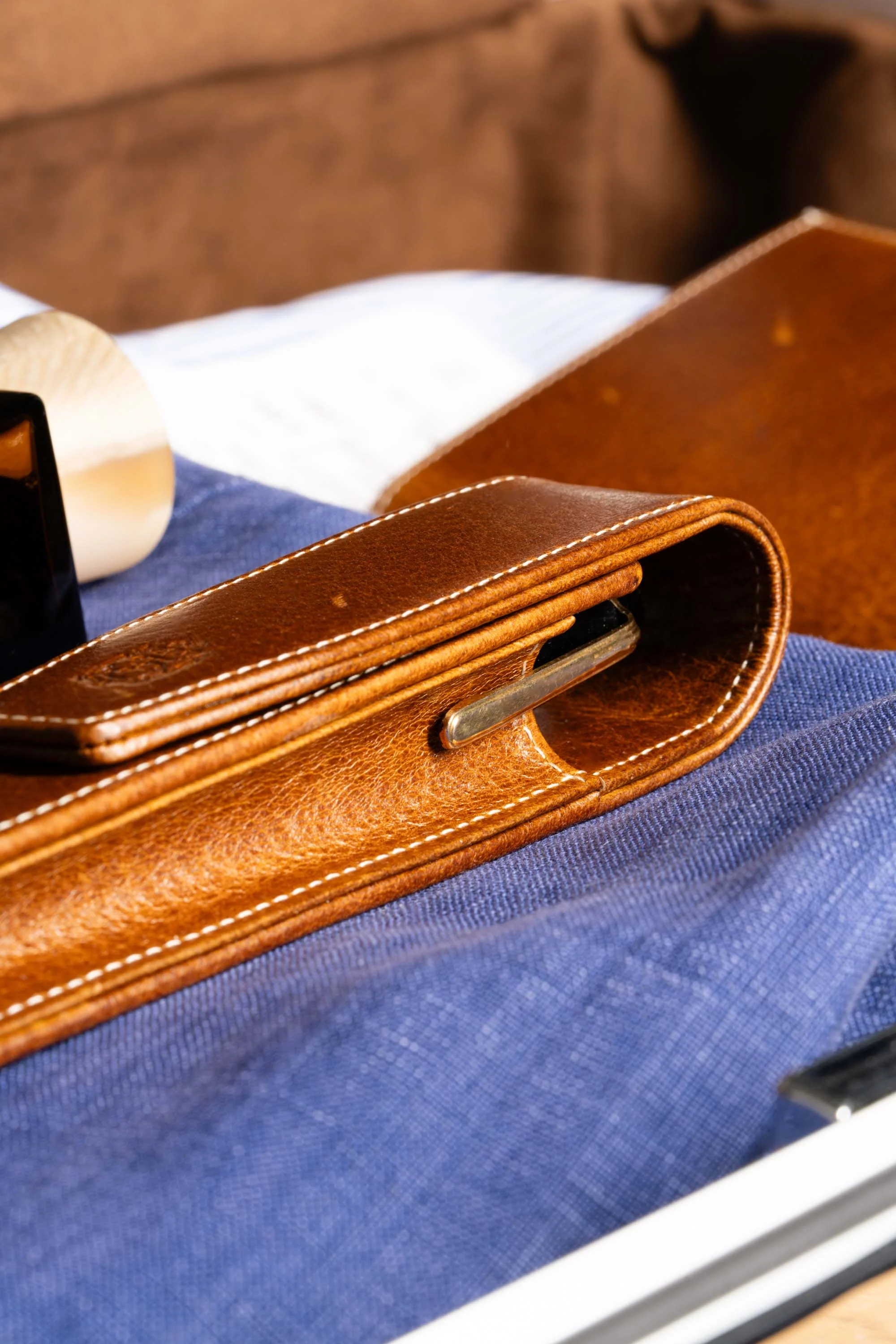 3-Pen Saddle Brown Dumont Full-Grain Leather Pen Case - Image 18